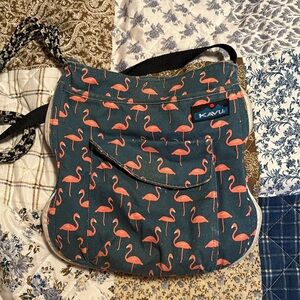 Kavu Crossbody Small  Purse Adjustable Strap Blue and Pink Flamingo